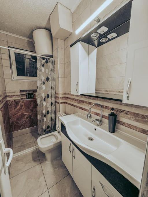City Center Apartment Gjakova 外观 照片